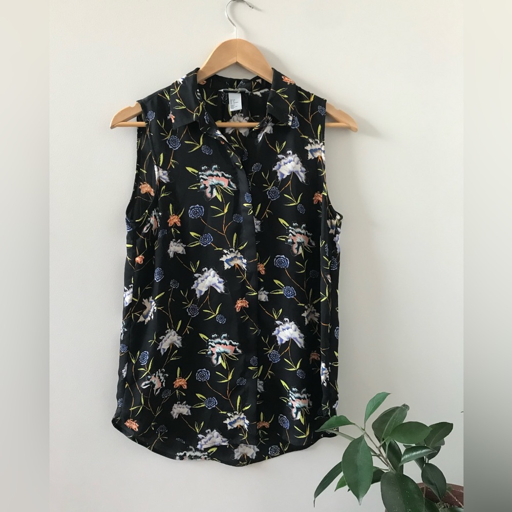 🍄 2/12$   H&M - 8$ Flowy black top - 8